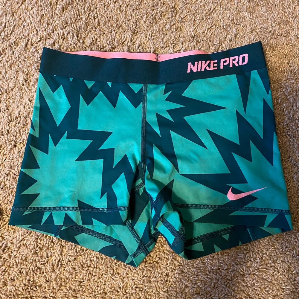Women’s Nike pros - small